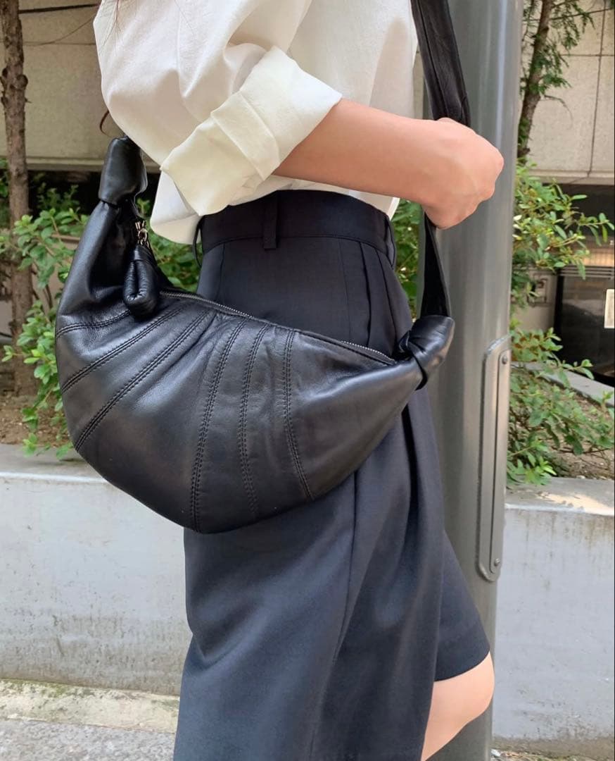 ルメール LEMAIRE クロワッサン ラムレザー バッグ S 黒 LEMAIRE ルメール SMALL CROISSANT BAG ナッパレザー スモール