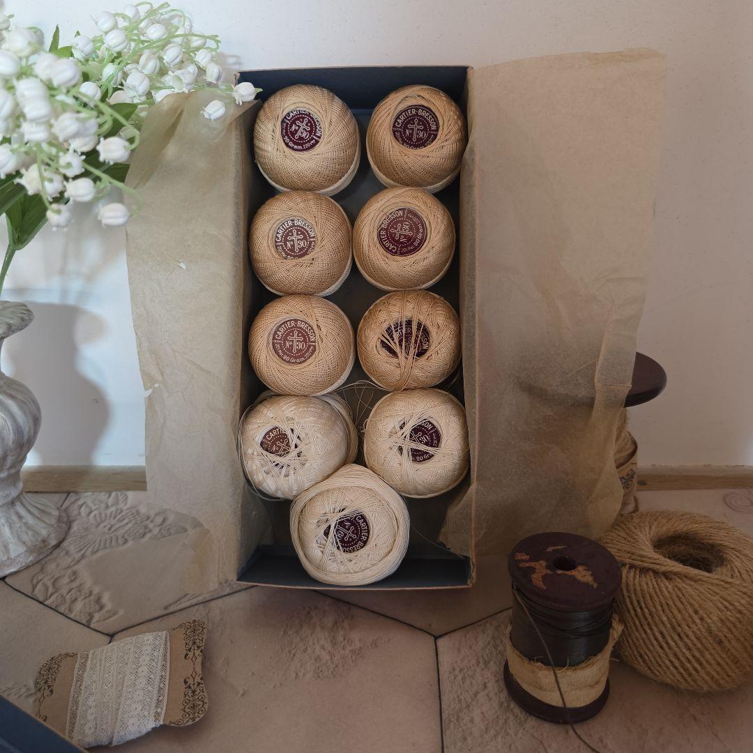 専用となります フランスアンティーク 糸箱 デットストック糸付き 裁縫