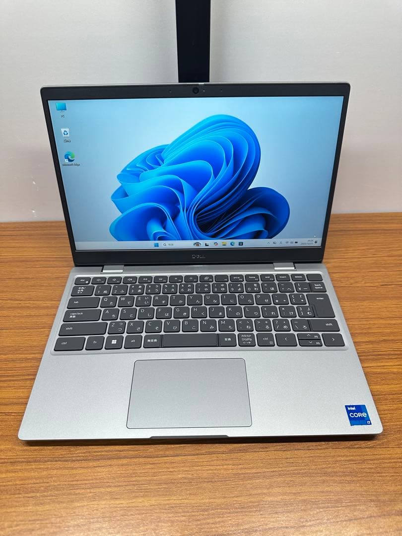 DELL latitude 3330 i7-1195G7 13.3インチ Dell Latitude 3330 Core i7 1195G7・8GBメモリ・256GB SSD・Windows