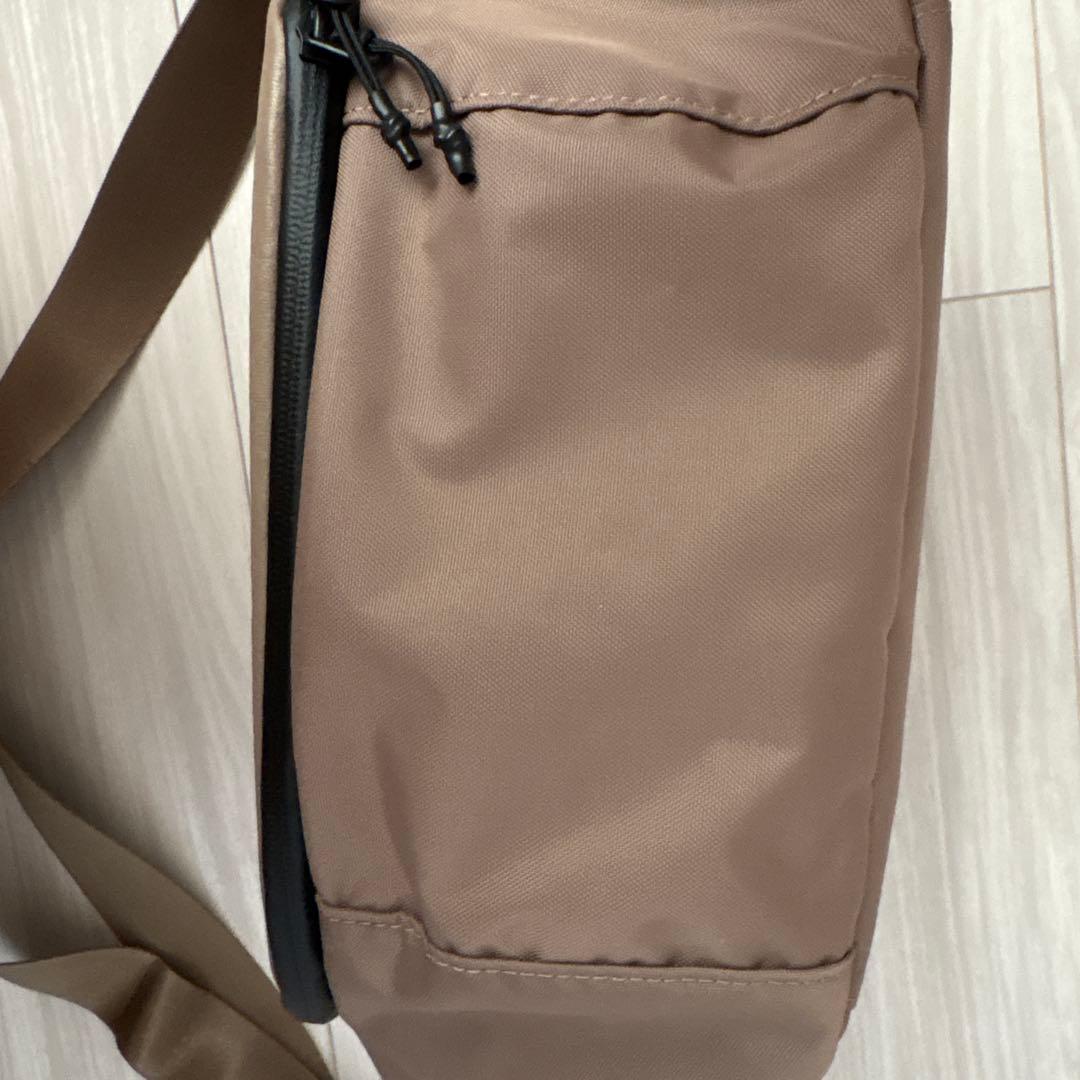 レザーフラップジップショルダーバッグ/ボディバッグ ベージュ