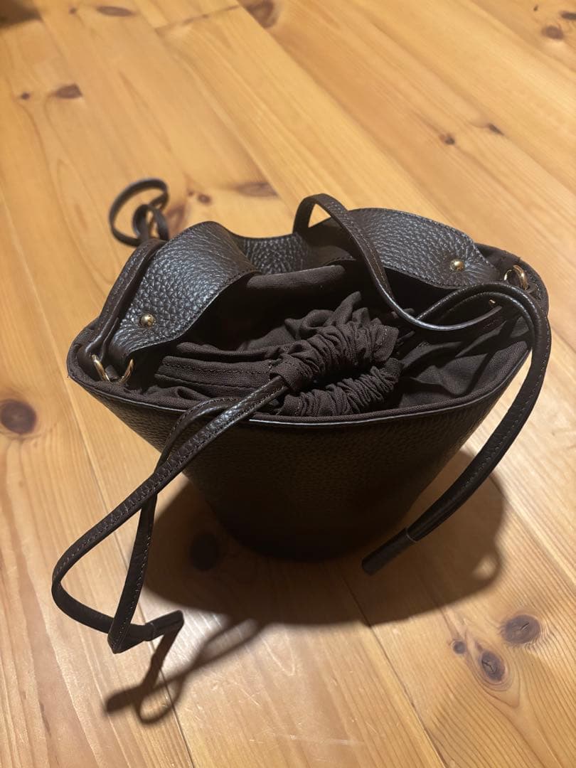 ayakoバッグポタリブラウンレザー巾着型ショルダーバッグCHOCOLATE