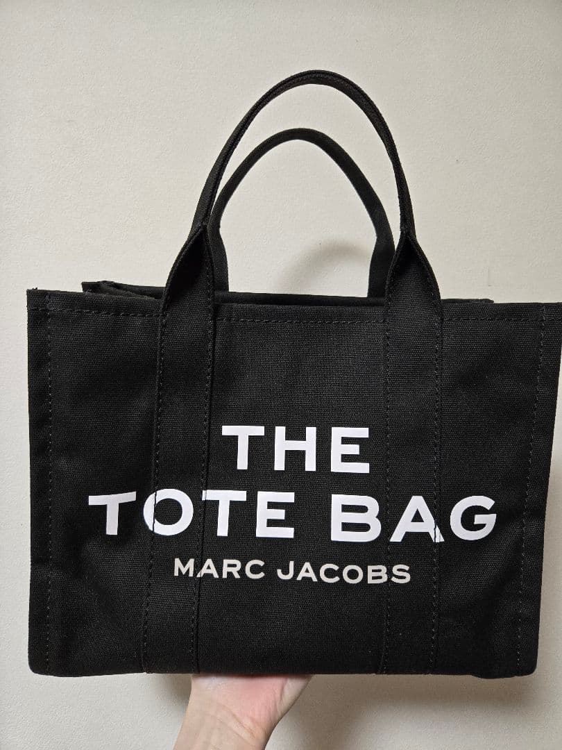 MARC JACOBS THE TOTE BAG ブラック Marc Jacobs ザ トート バッグ L | ブラック | FARFETCH JP
