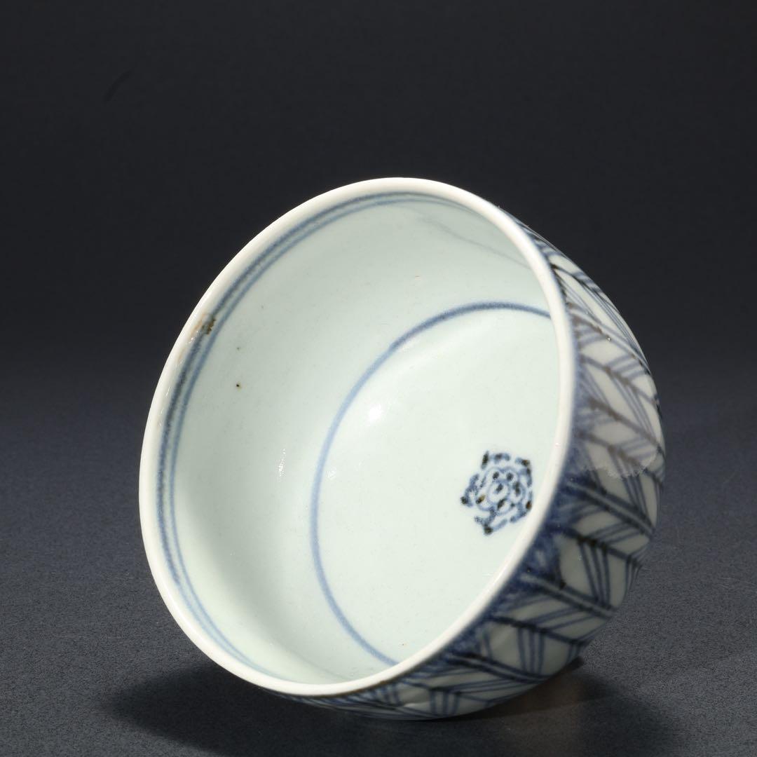 古伊万里 ころ茶碗 染付矢羽 骨董 R1378w2B3 - メルカリ