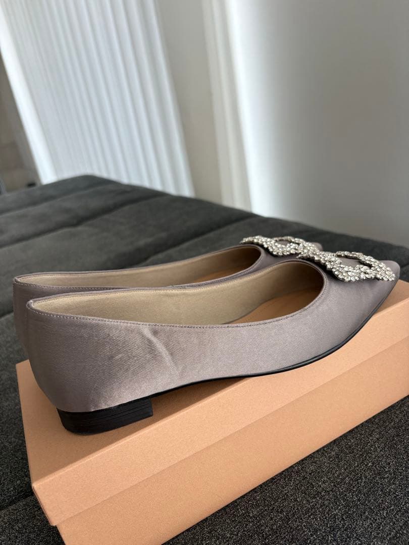 完売品 OHGA サテンビジューパンプス モカ 23.5cm