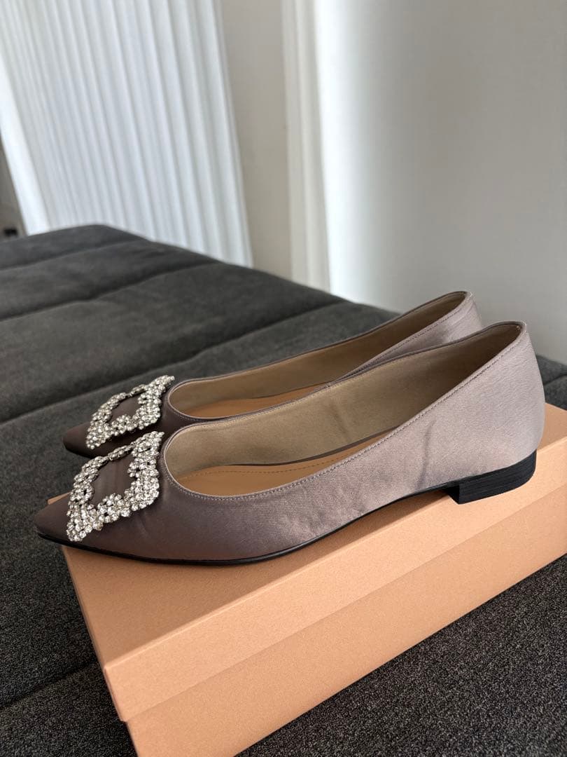 完売品 OHGA サテンビジューパンプス モカ 23.5cm