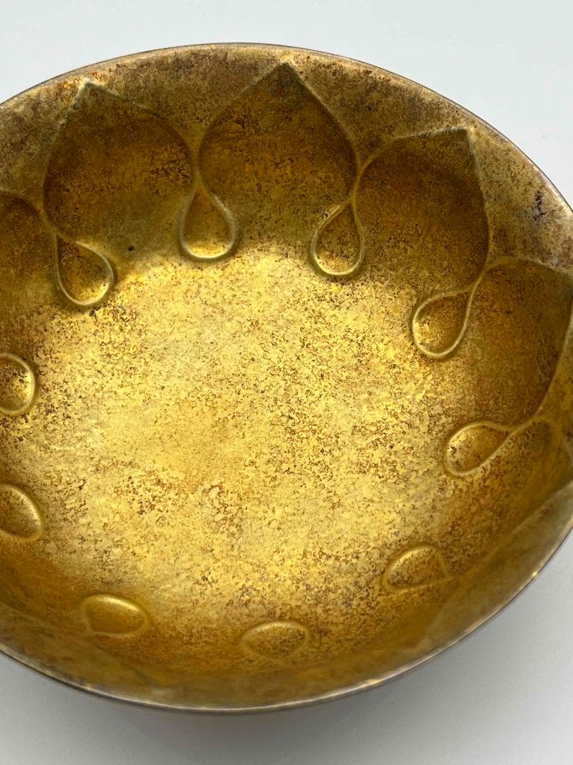 唐時代 金器 金象嵌鏨彫吉祥蓮花瑞獣紋葵口鉢 百獣図 寅鳥紋(E-56