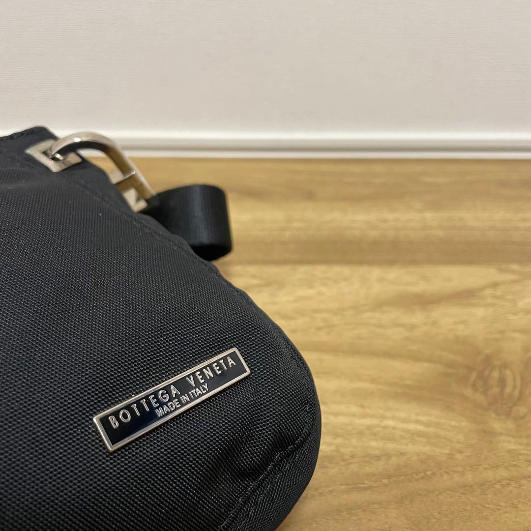 《美品》ボッテガヴェネタ ナイロン×レザー セミショルダーバッグ ブラック 黒
