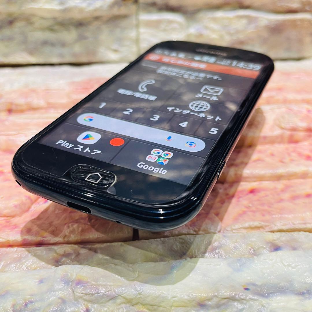 SIMフリー らくらくスマートフォン me 32GB ブラック 電池良好