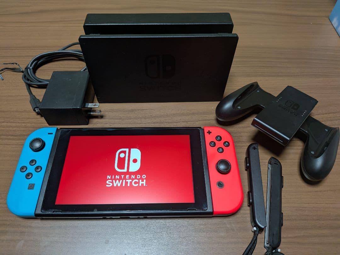 Nintendo Switch 本体 青/赤 付属品付き Nintendo Switch 本体【Joy-Con(L) ネオンブルー/(R) ネオンレッド