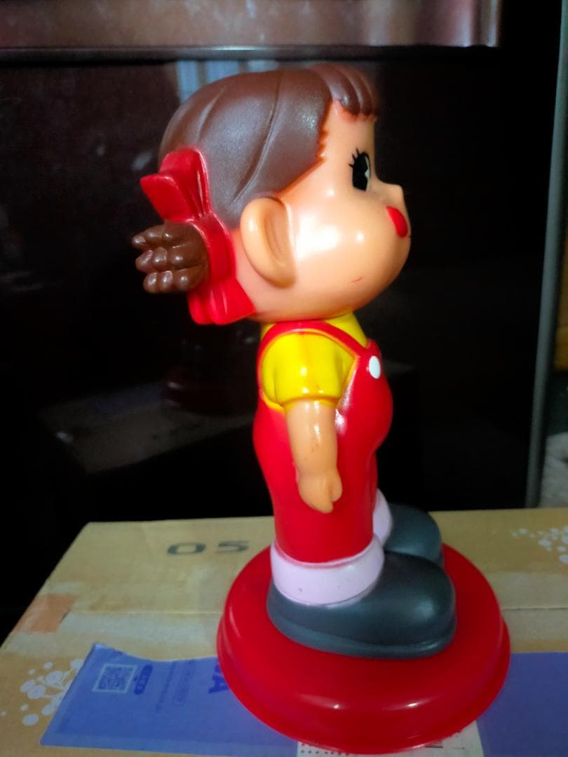 不二家 ペコちゃん貯金箱 人形 赤台 - メルカリ