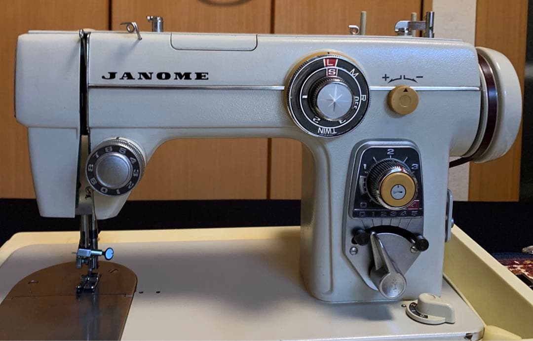 昭和レトロ ジャノメ ダイヤルスーパー70 680型 ミシン - メルカリ