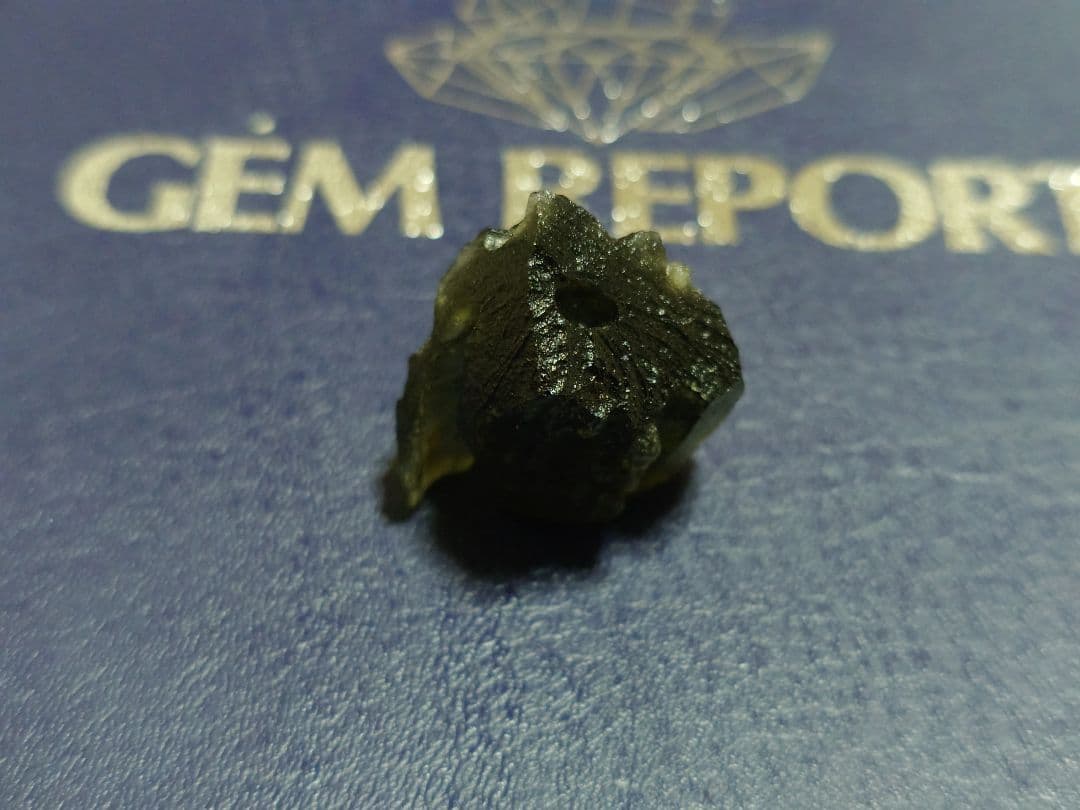 [鑑別書付] 天然 モルダバイト 原石 9.95g