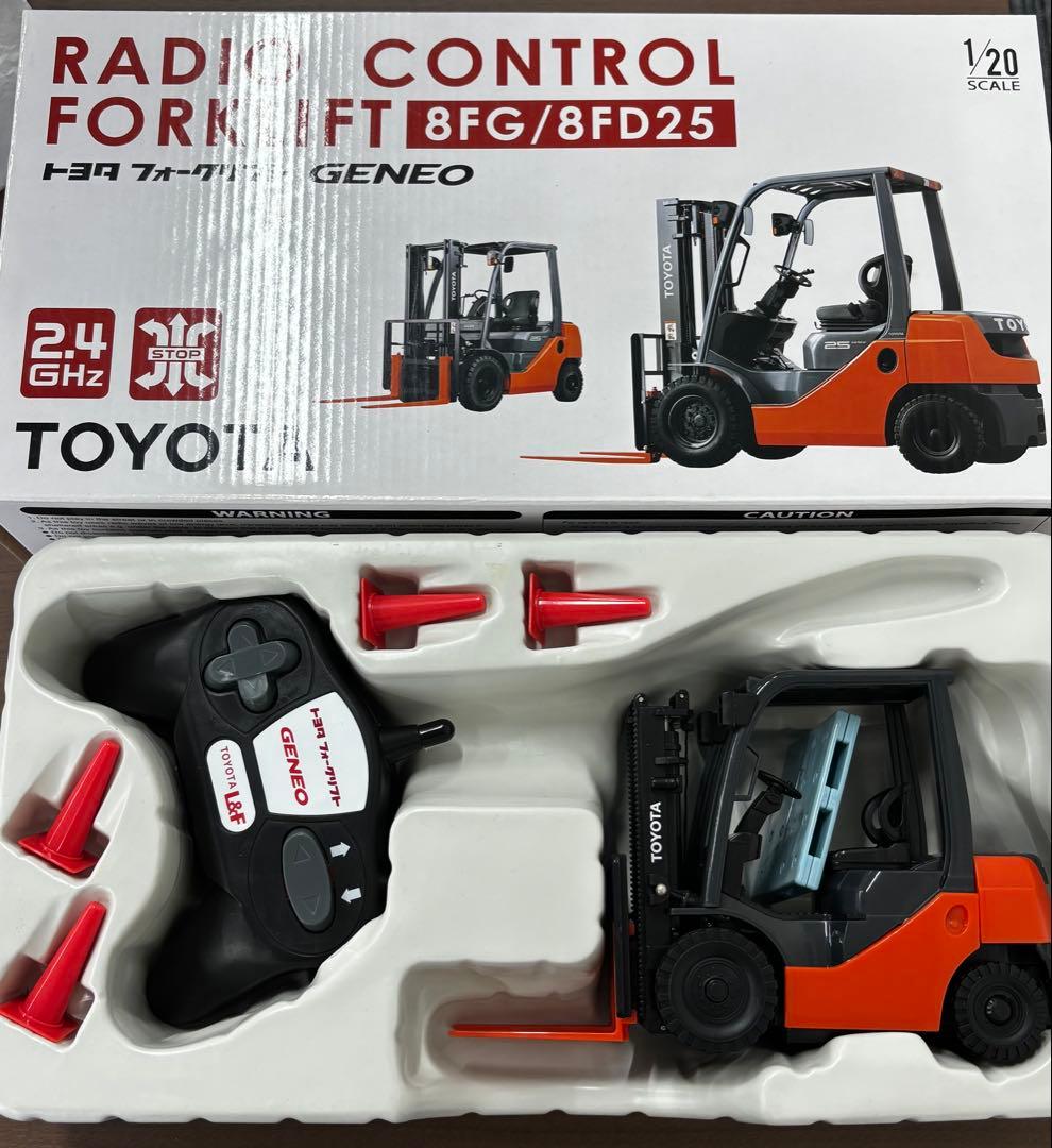 TOYOTA ラジコンフォークリフト 8FG/8FD25 - メルカリ