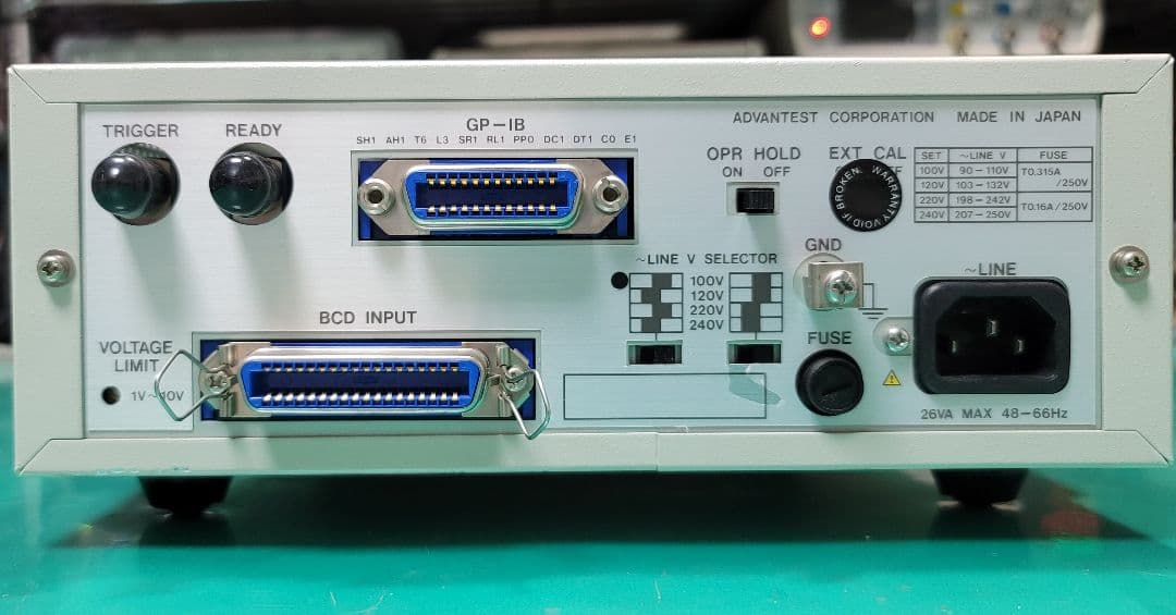 ADVANTEST プログラマブル 直流電圧/電流発生器