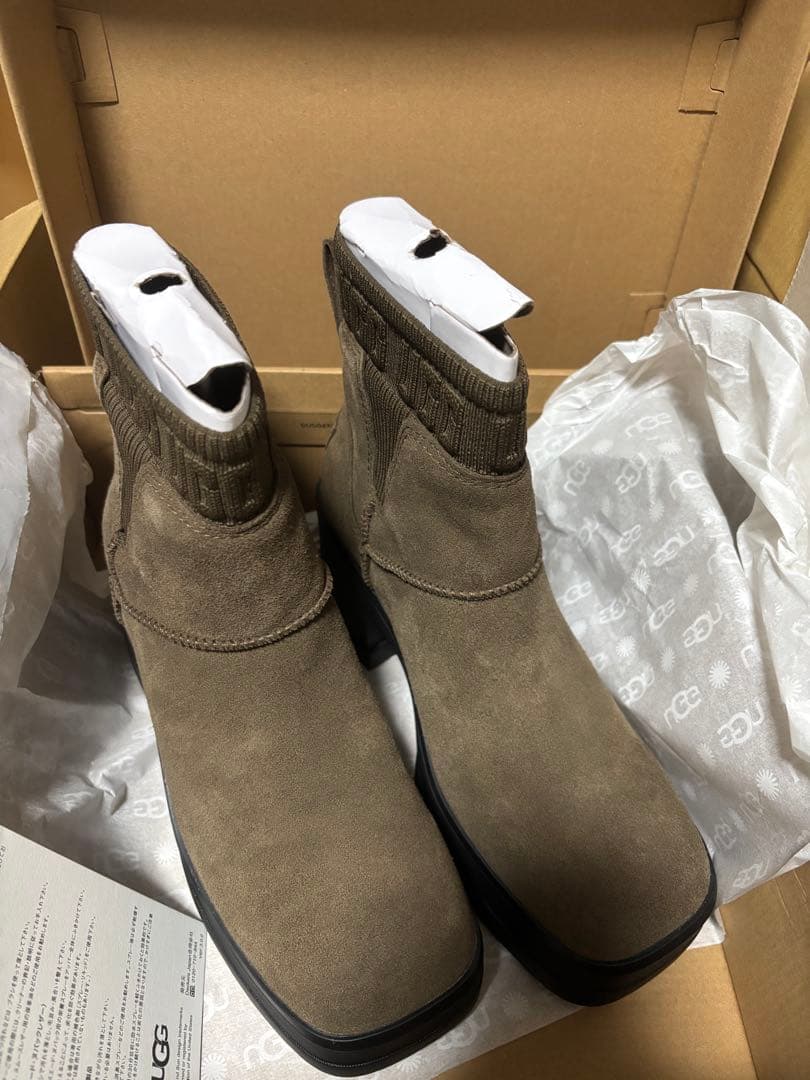 UGG モクシーチェルシー ダークブラウン 25 新品 1月末までの出品