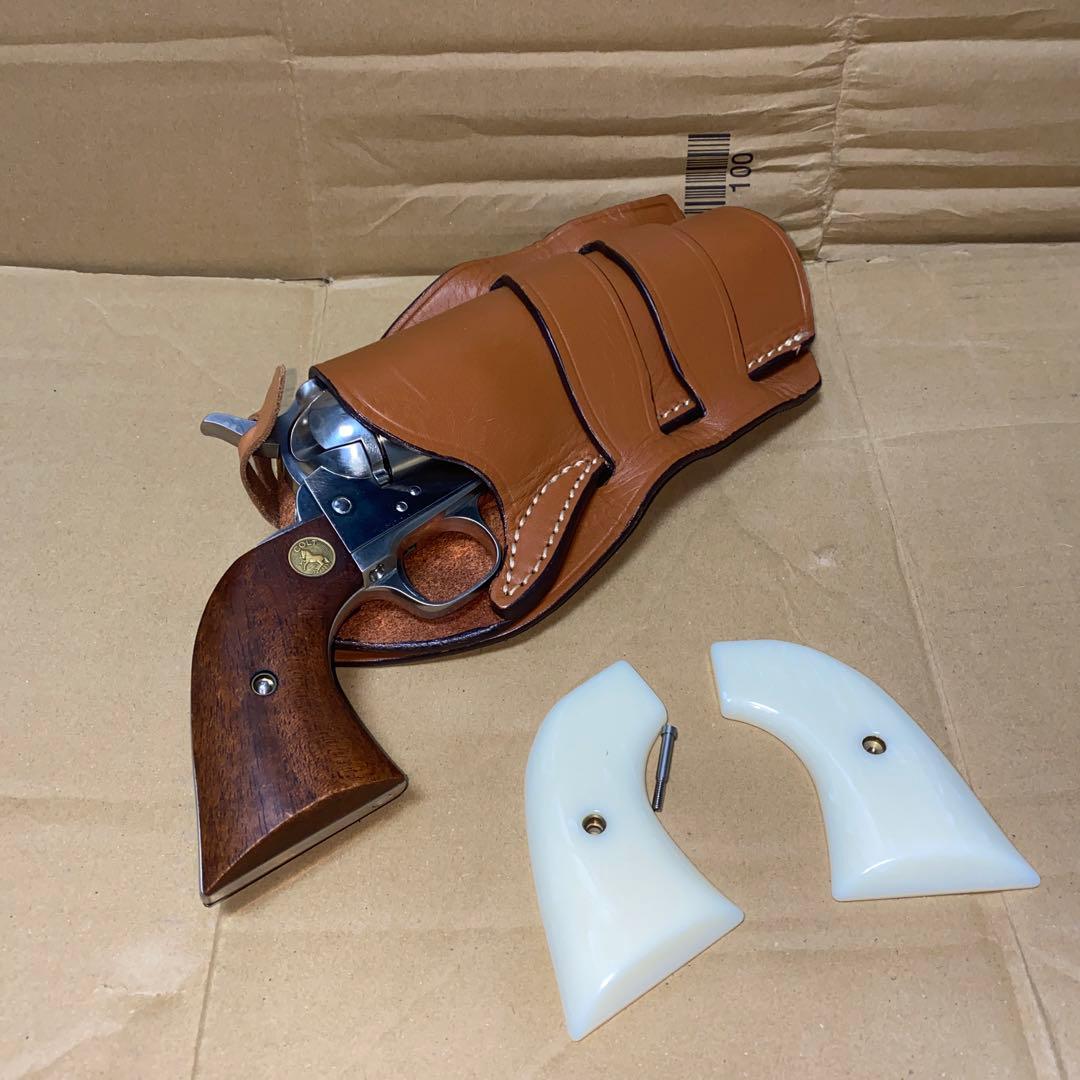 六研製タナカSAAガスガン用パール調グリップ純銀メダリオン付 六研製