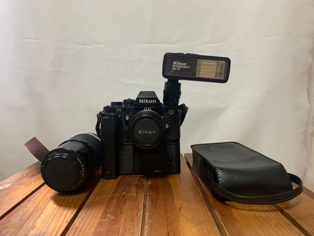 NikonF3一眼レフカメラ、モータードライブ レンズ2本、スピードライト。 Why the Nikon F3 was called a 