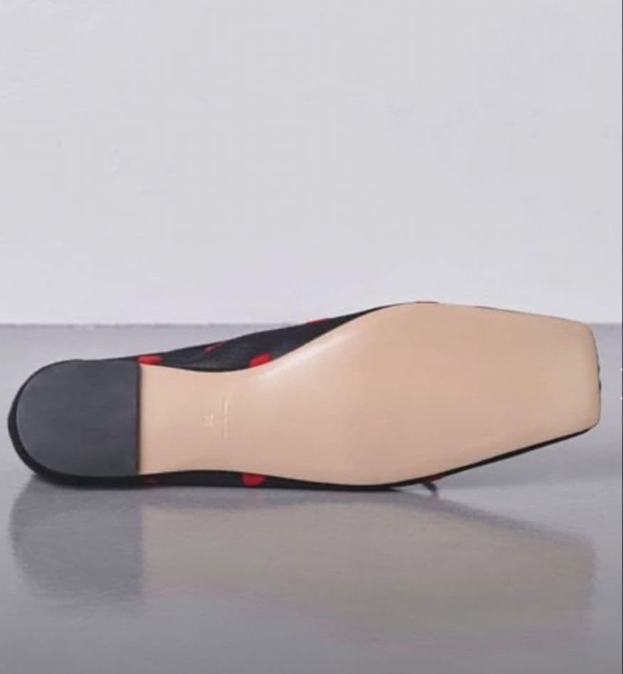 【新品　未使用】 ピッピシック　ハート　完売続出　23.5cm　フラットシューズ