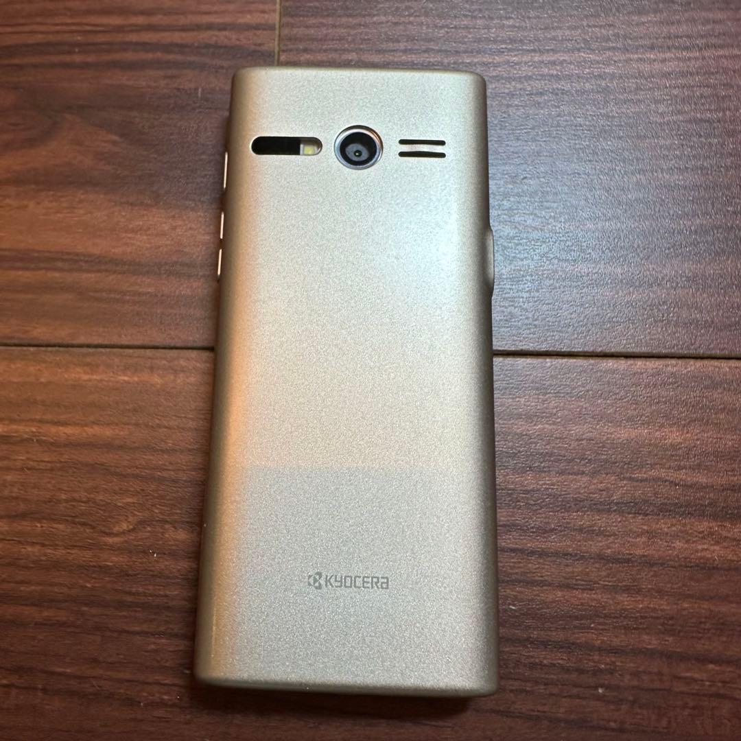 au KYF38 グラティナ ガラケー 5550 - メルカリ