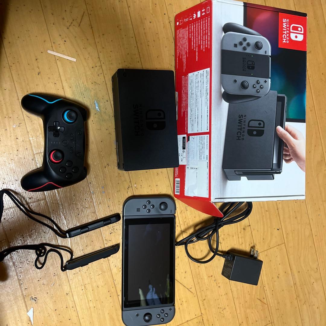 美品 Nintendo Switch 本体 グレー コントローラー付き 任天堂（Nintendo） Nintendo Switch本体 Joy-Con (L) / (R) グレー
