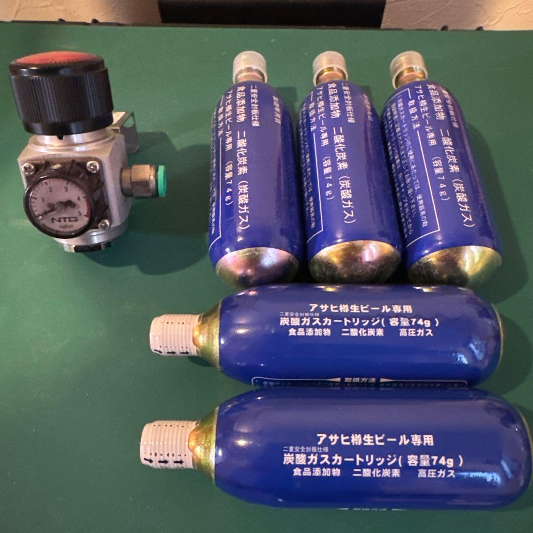 ビールサーバー用ミニガス減圧弁&ミニガス5本 ミニガス専用減圧弁【フック付】 - ビールサーバードットコム@えり酒店