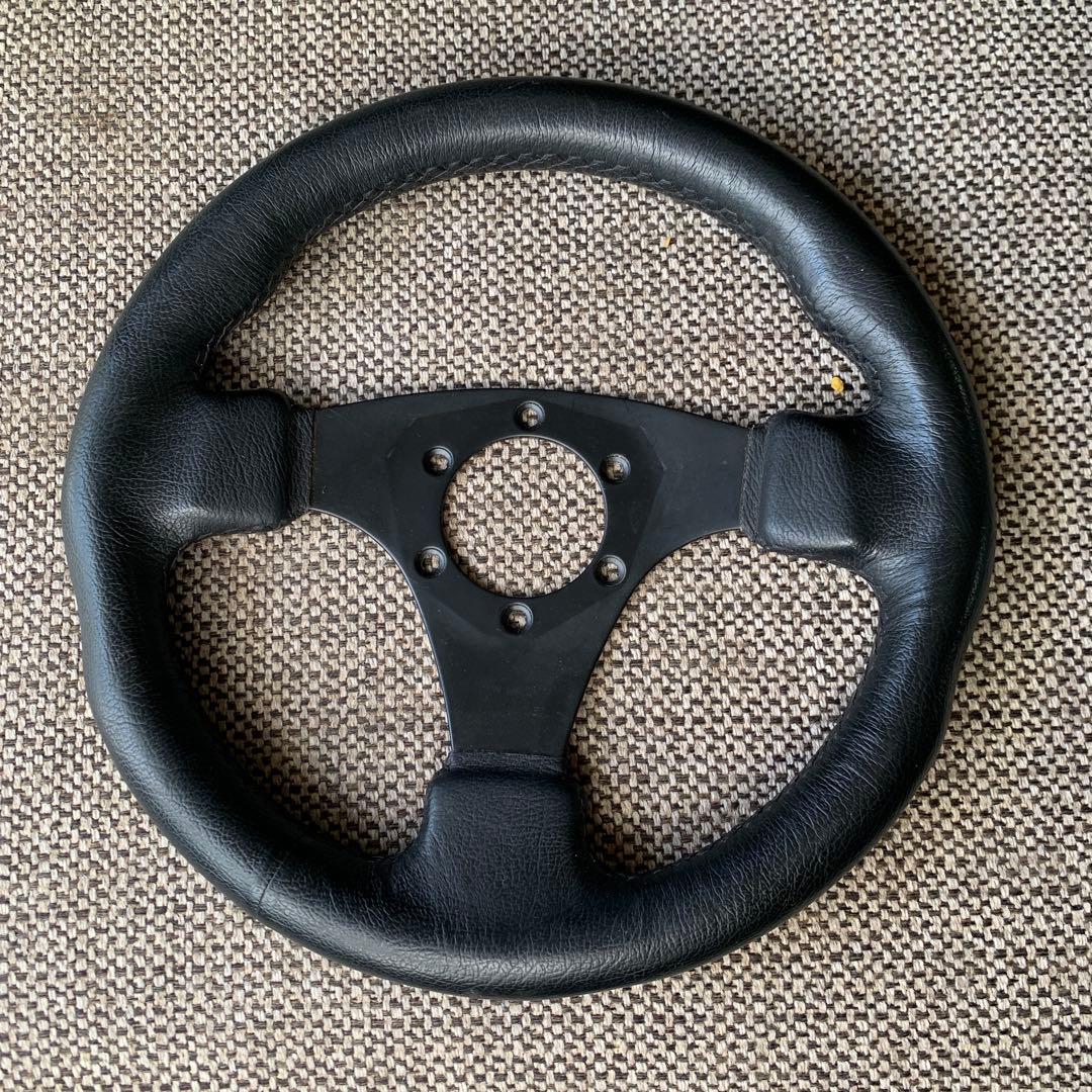 黒 3スポーク ステアリングホイール30 本革巻き3本スポーク ステアリングホイール (ディンプル加工) | トヨタ