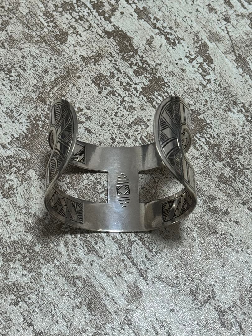 早い者勝ち！美品 トゥアレグ族 シルバー H型バングル ブレスレット