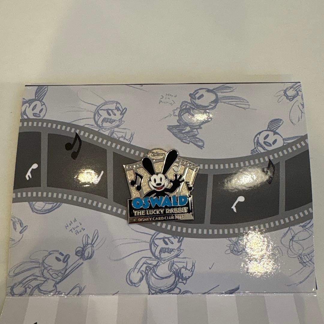 ディズニーJCBカード特典 オズワルド ピンバッジ - メルカリ