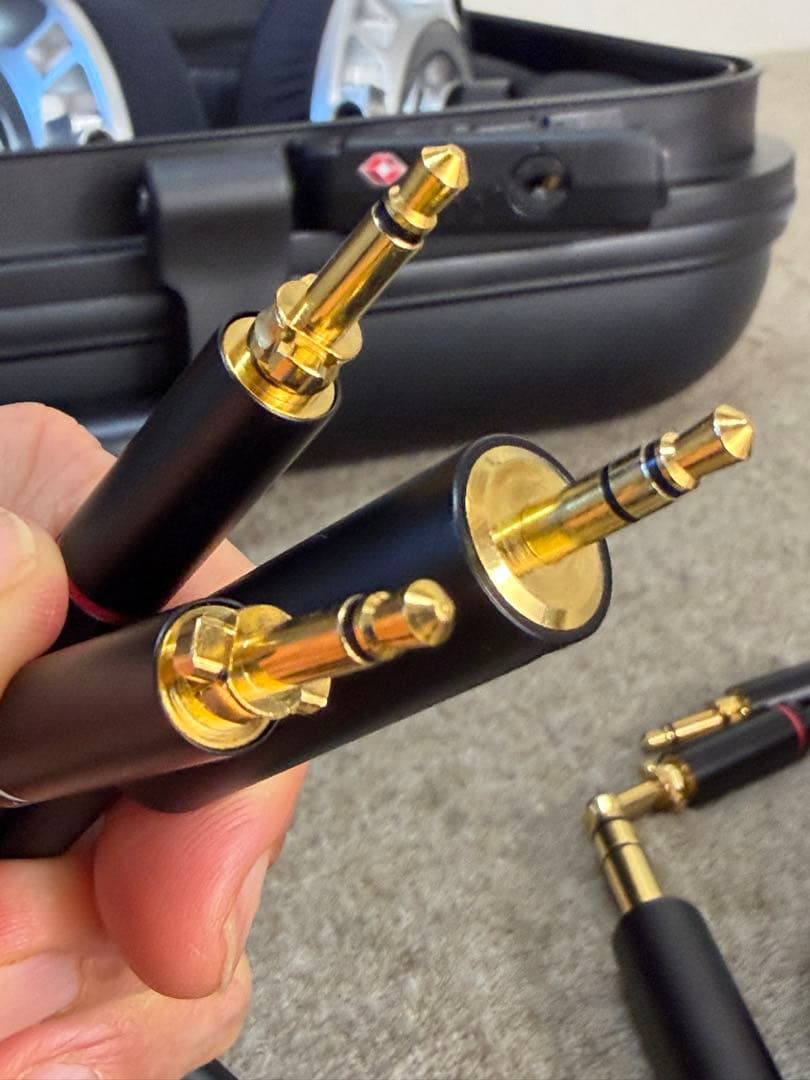 極美品】final D8000 シルバー プロテクトケース付き - メルカリ