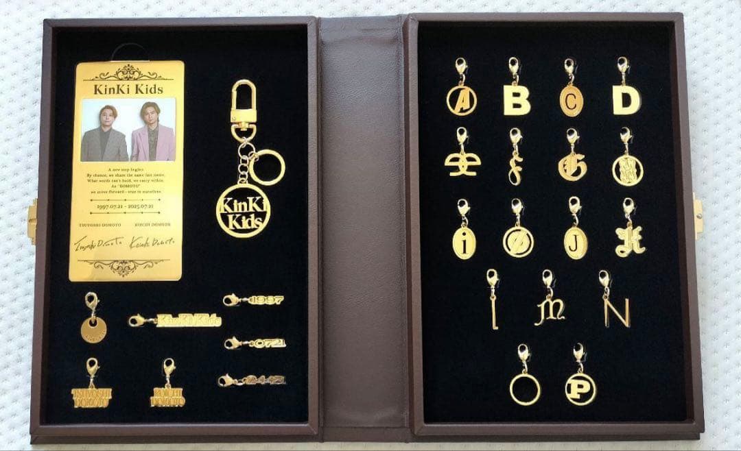 △新品KinKi Kidsキンキベスアルバム39Very muchチャーム△ - メルカリ