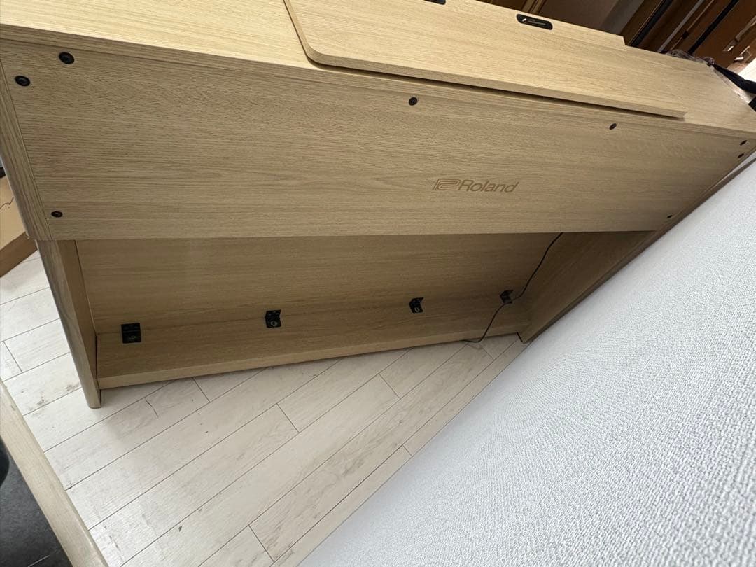 引取or直配送】ローランド HP704 88鍵 電子ピアノ ライトオーク - メルカリ