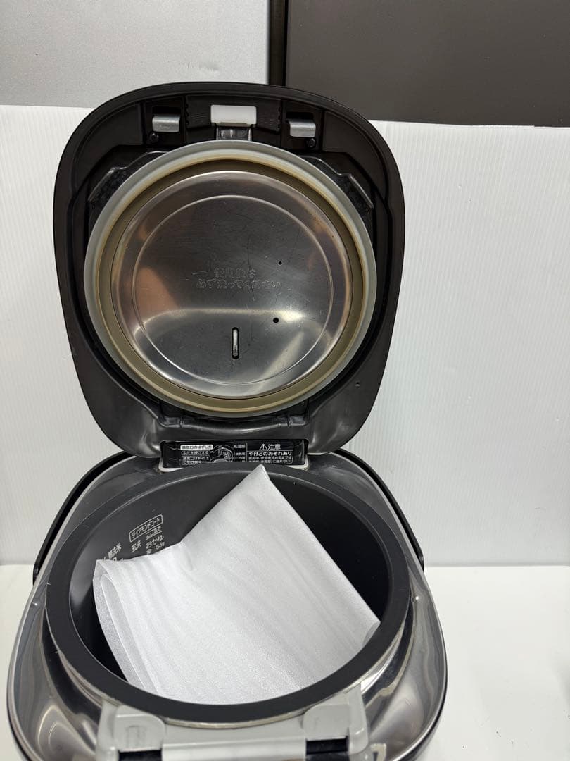 TOSHIBA 真空圧力IH 炊飯器 RC-18VSP 1.8L