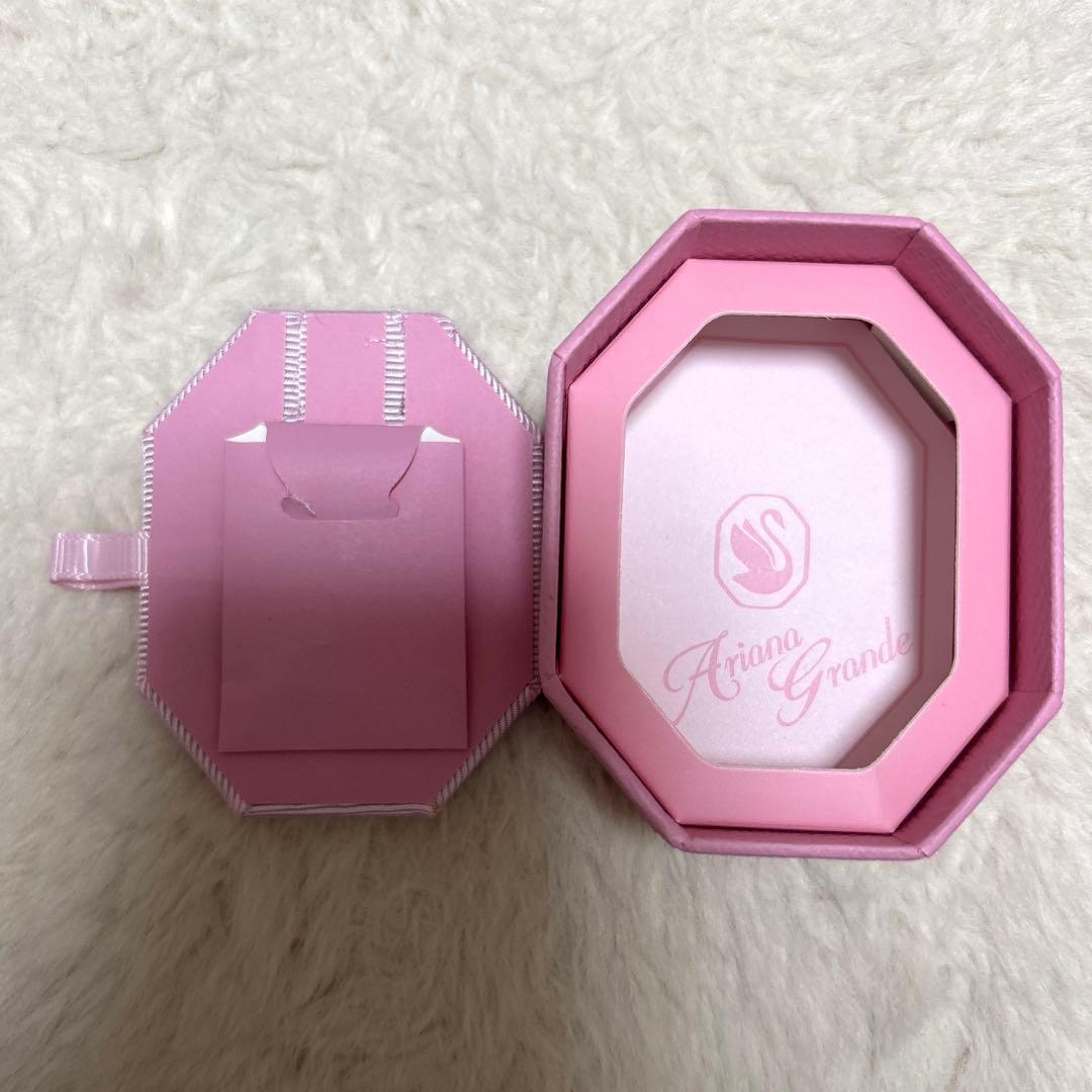 SWAROVSKI Ariana Grande 銀座店限定ショッパーチャーム付き - メルカリ