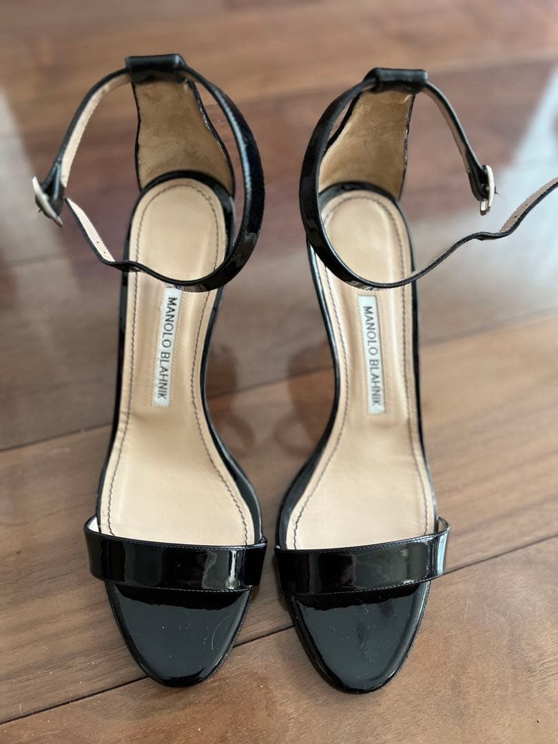 美品】マノロブラニク アンクルストラップサンダル - メルカリ