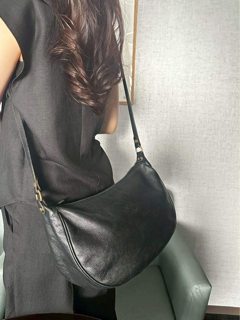 イルビゾンテ 【週末限定】イルビゾンテ IL BISONTE ブラックレザー