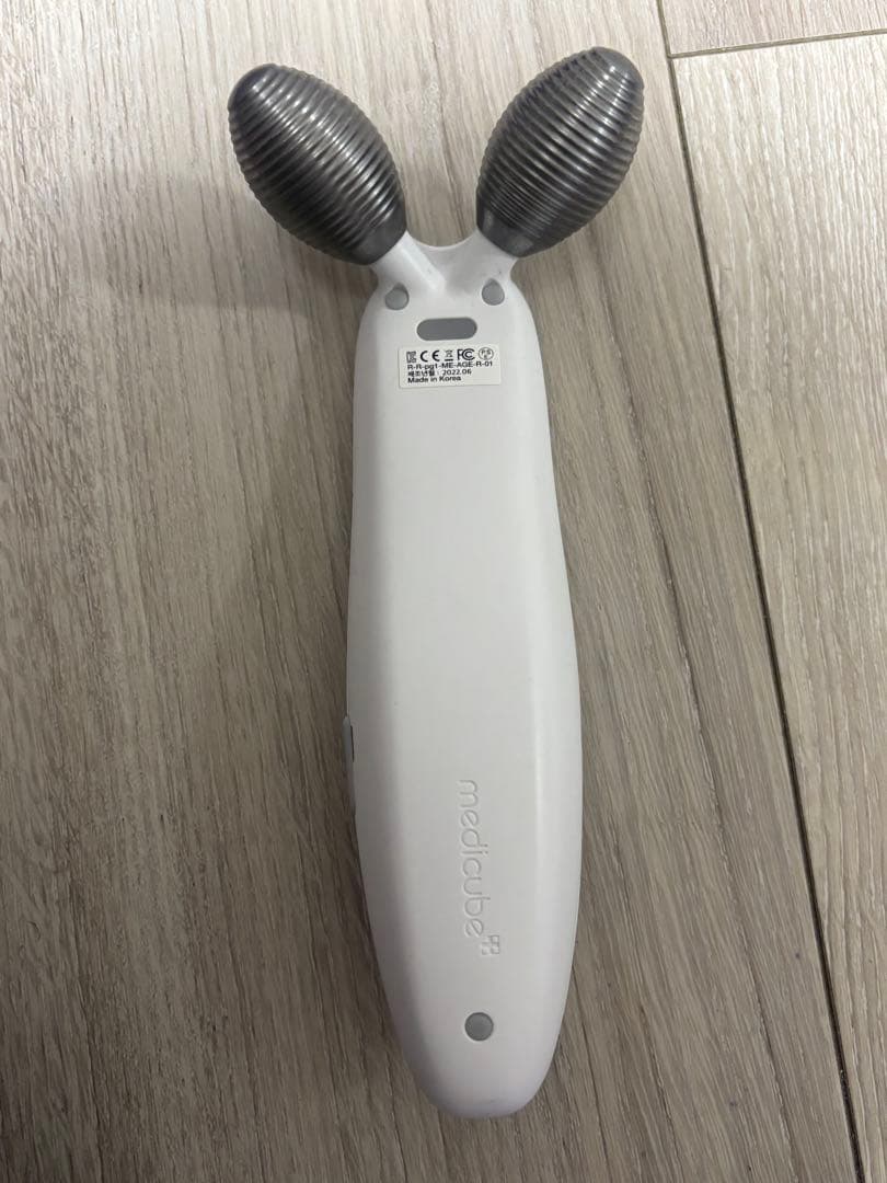 medicube AGE-R DERMA EMS SHOT メディキューブ美顔器 - メルカリ