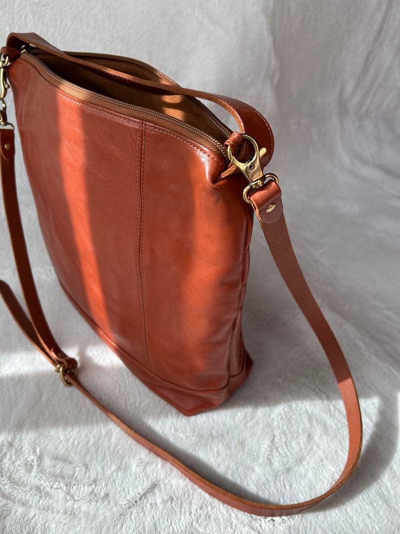 るみ様専用IL BISONTE レザーショルダートートバッグ キャメル - メルカリ