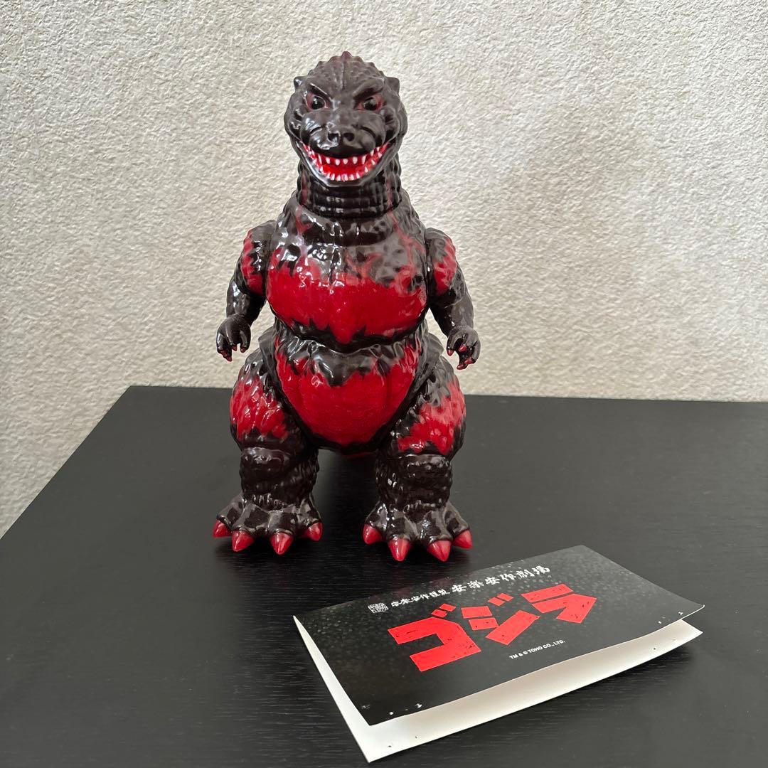 安楽安作デストロイアメディコムトイ