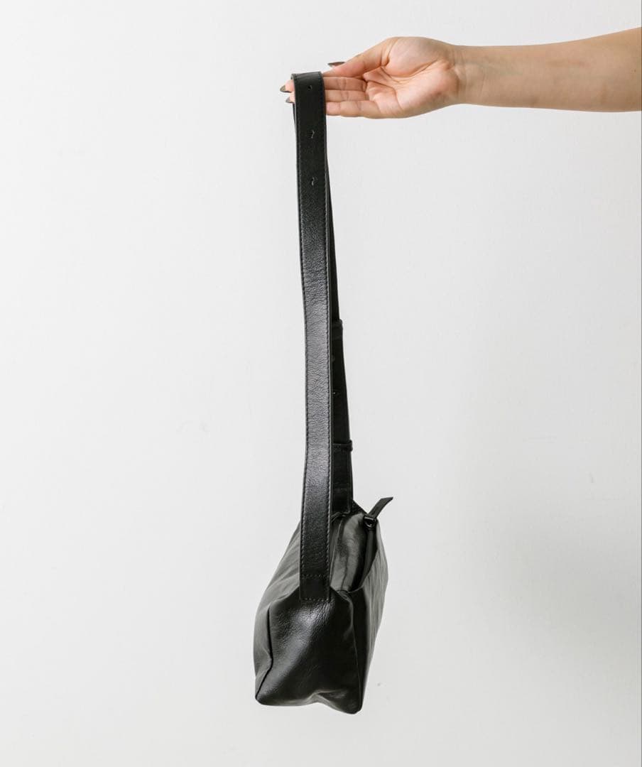 ear PAPILLONNER《本革/220g》ボックスショルダーバッグ