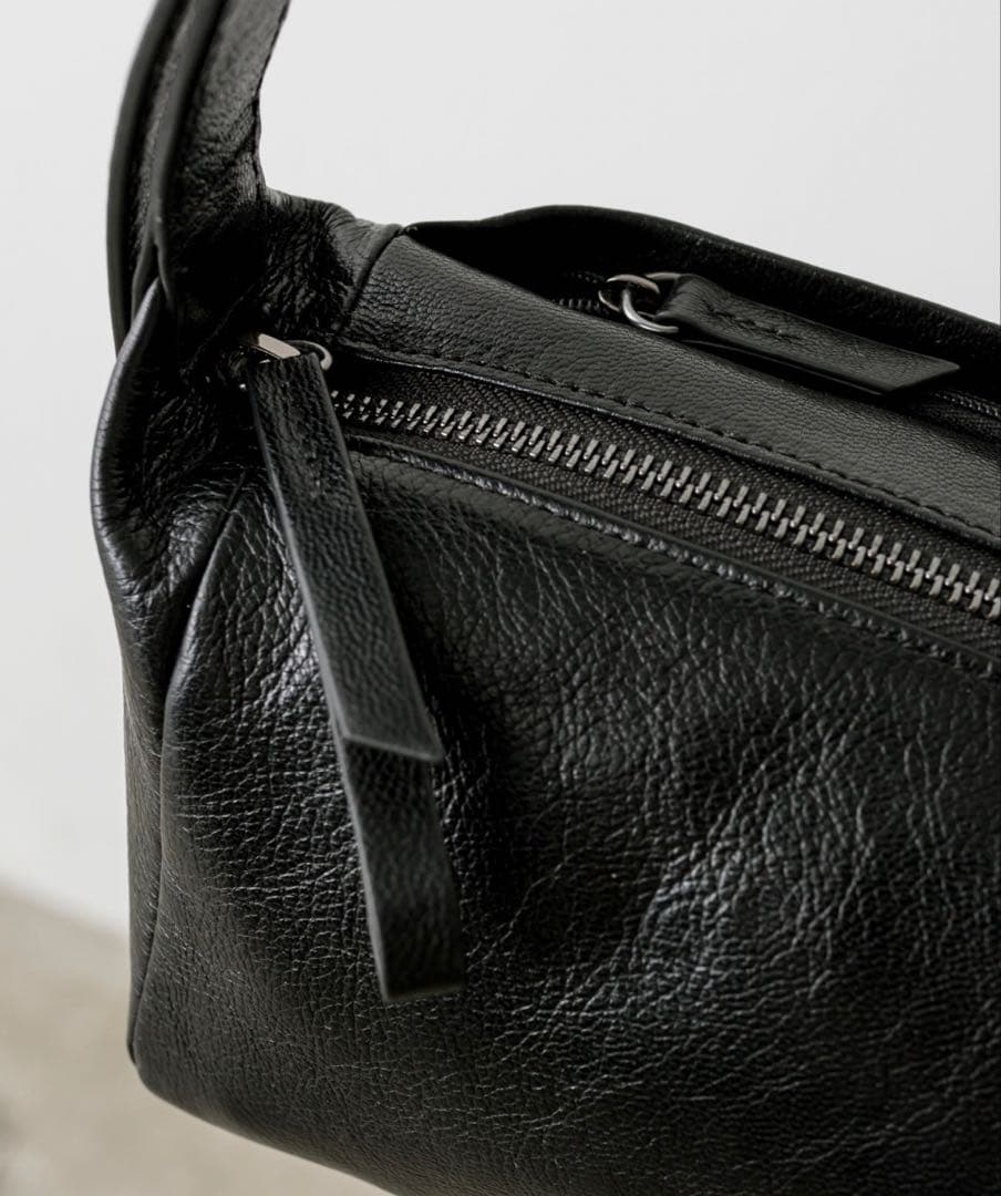 ear PAPILLONNER《本革/220g》ボックスショルダーバッグ