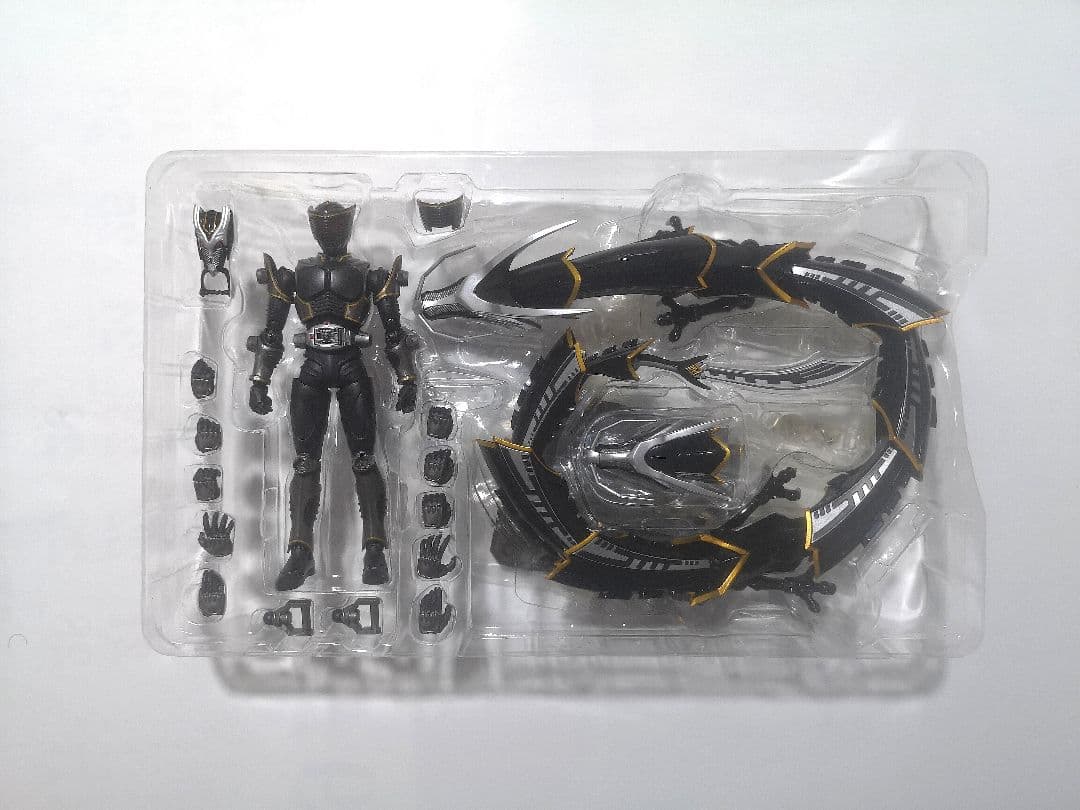 S.H.Figuarts 仮面ライダーリュウガ＆ドラグブラッカー 開封美品