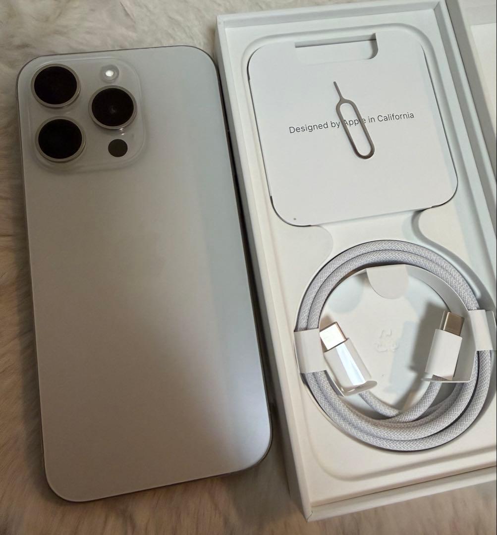 美品　Apple iPhone 15 Pro 1TB ホワイトチタニウム iPhone 15 Pro 1TB - ホワイトチタニウム（SIMフリー）[整備済製品