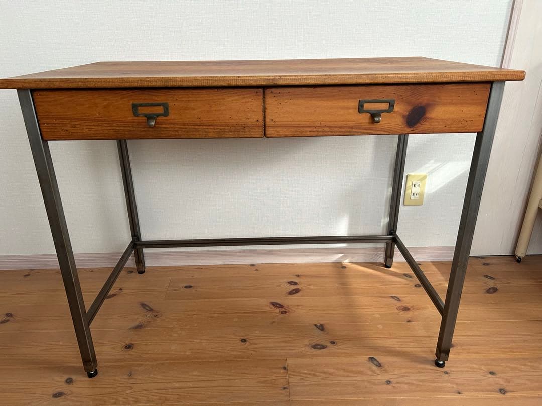 アイアンと木製の机　デスク 楽天市場】天然木 アイアン アンティーク調 デスク 幅86cm 机 引出し