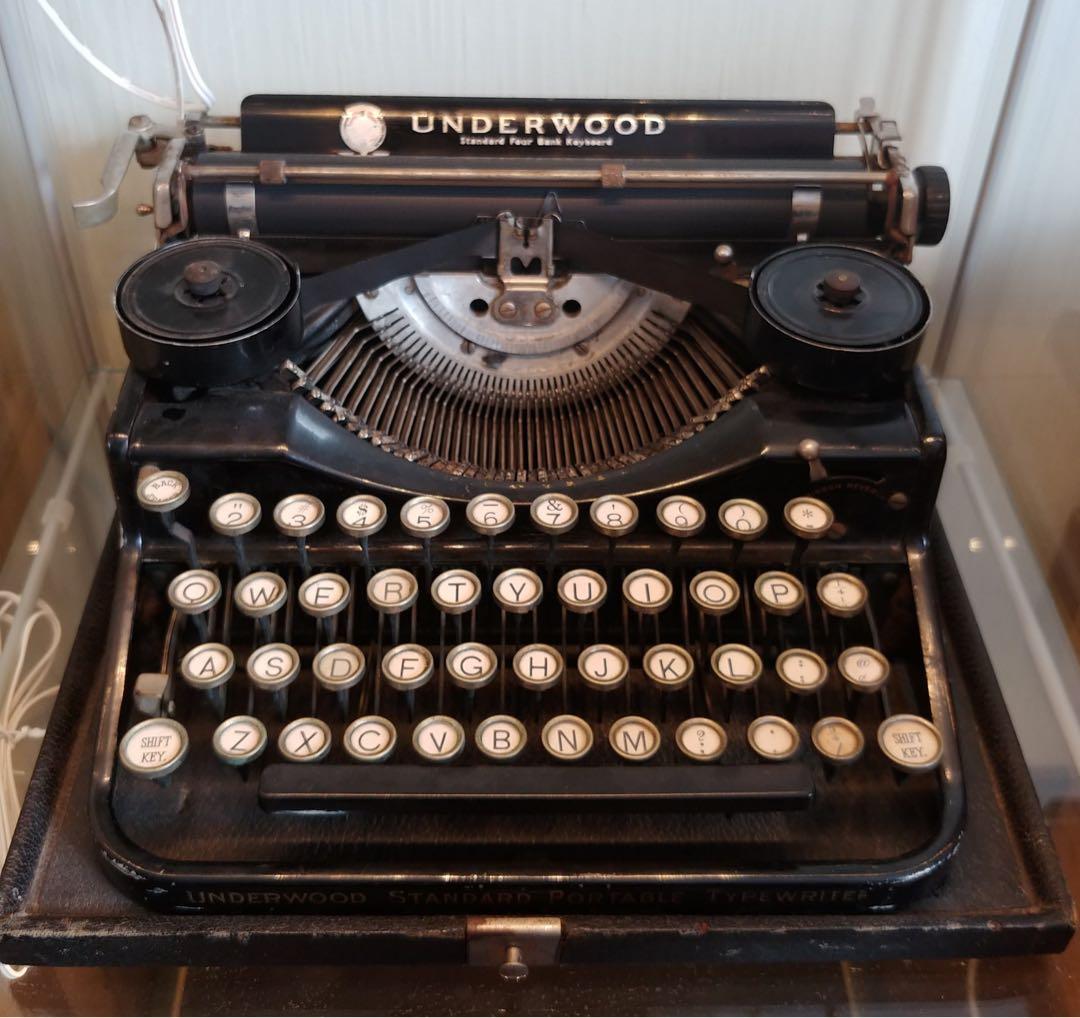 アンティークタイプライター Underwood ヴァイオレット エヴァー