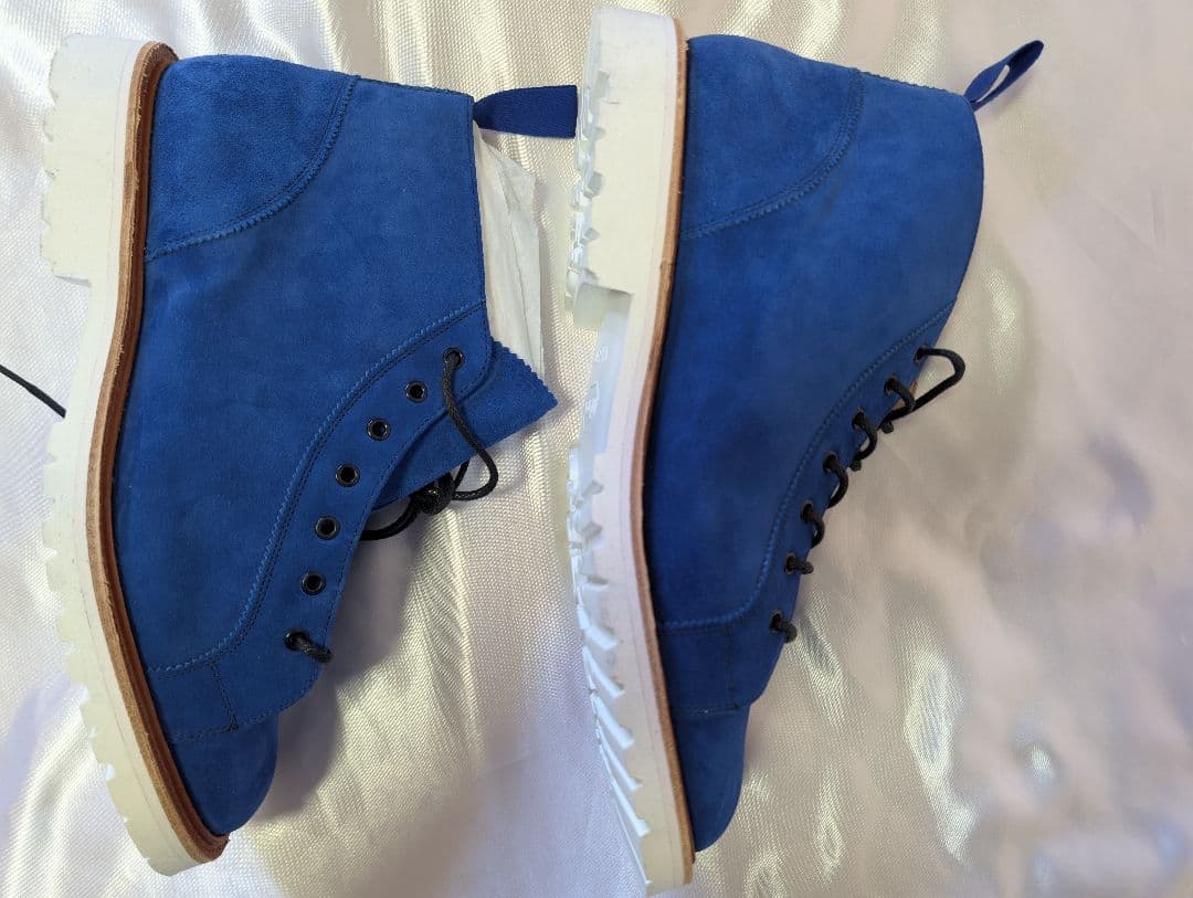 な*な様 新品未使用 tricker's スエード ブーツ ブルー ビブラムソー