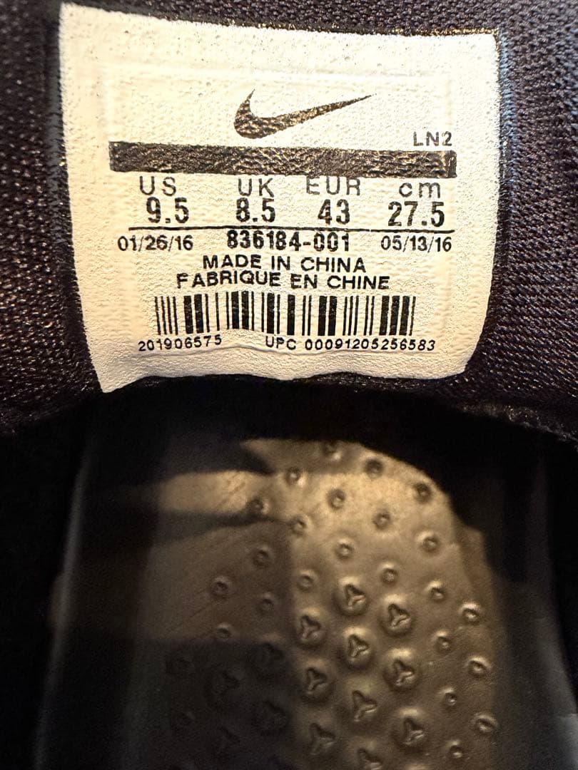 テテさん価格交渉済み　Nike コービー11 27.5cm