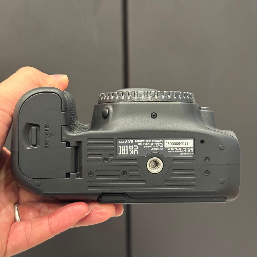 極美品】Canon EOS 90D ボディ ショット数2000未満 - メルカリ