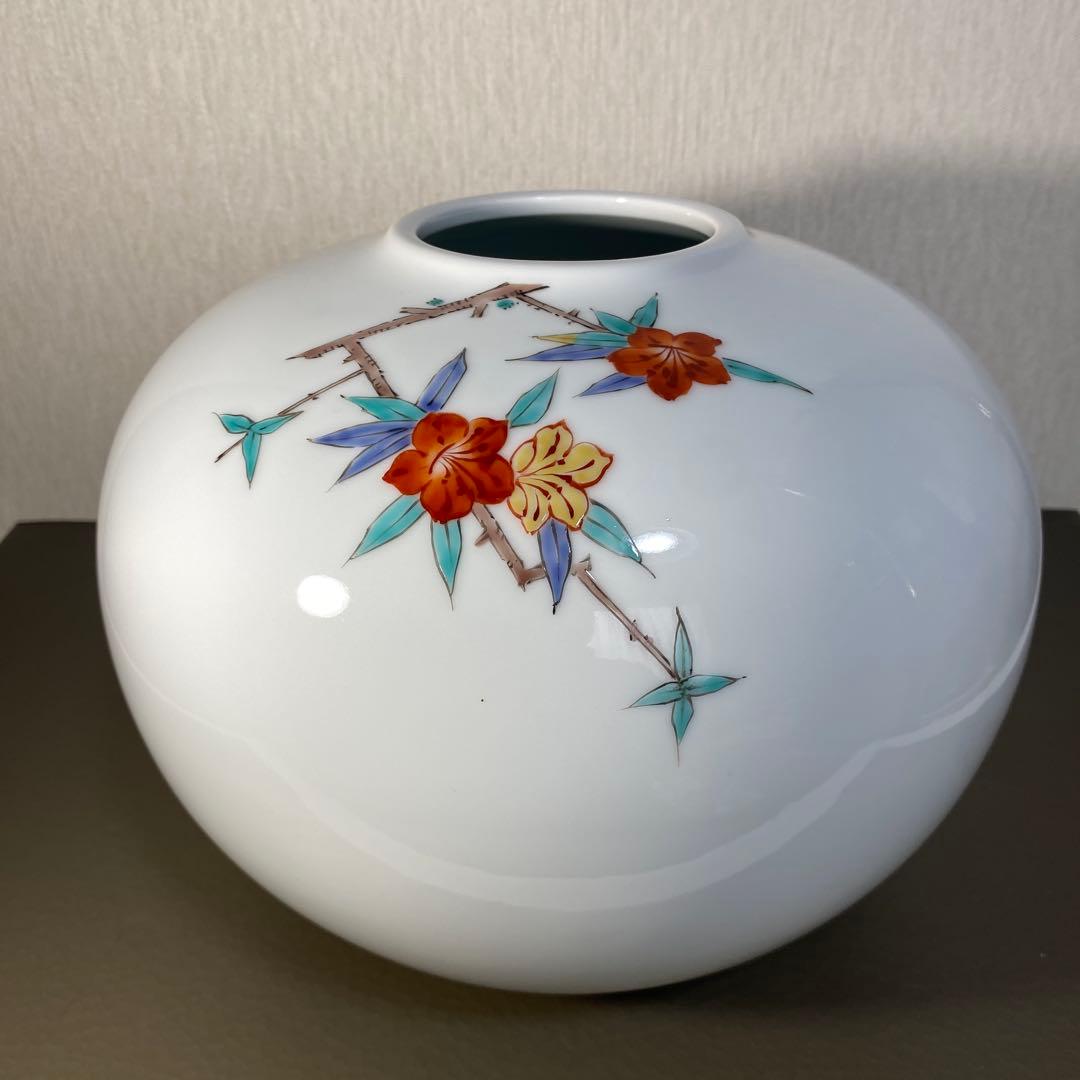 柿右衛門様式 鷹峰作 錦 草花文花瓶 共箱 - メルカリ