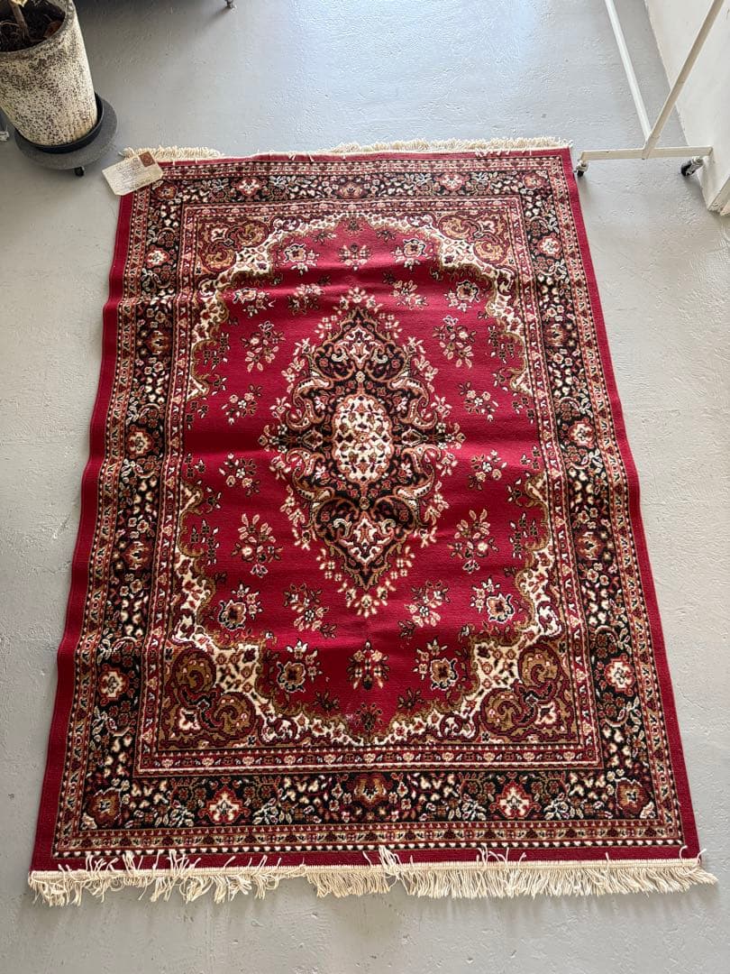 ベルギー製　オリエンタルデザインラグ 1.60m x 2.30m