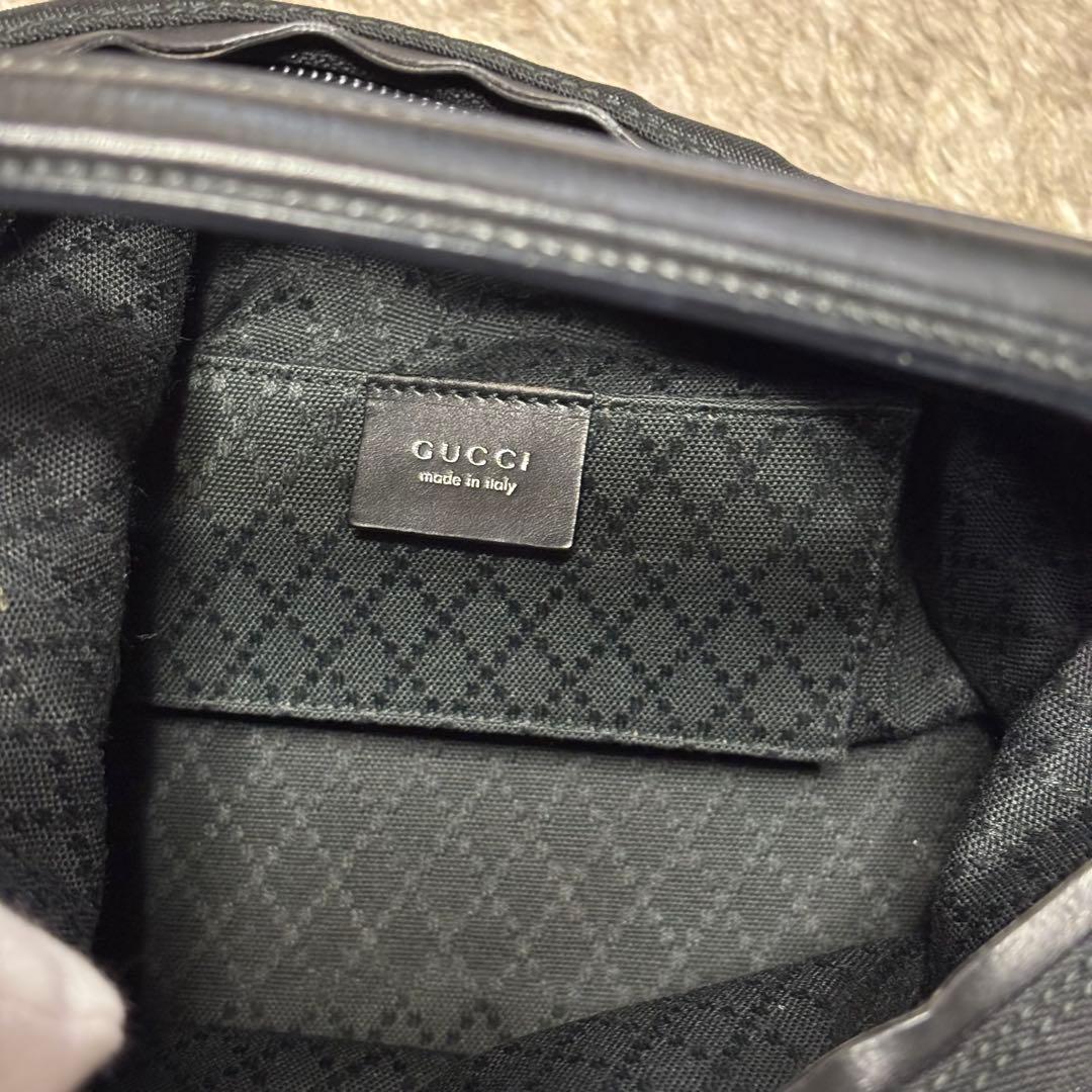 GUCCIグッチ ワンショルダーバッグ ナイロン 黒 トートバッグ 金具